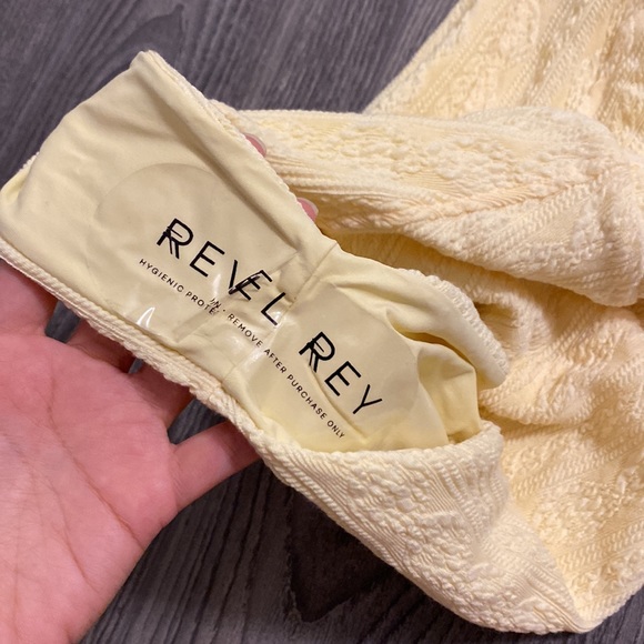 One Piece Swimsuit - Cable Knit - Picture 5 of 6